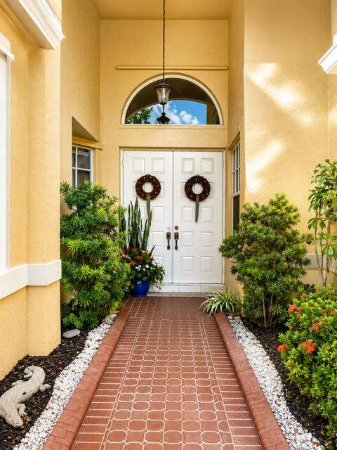4 bedroom Single Family Residence at 18301 NW 16th Street, Silver Lakes At Pembroke Pines, Pembroke Pines — photo 2