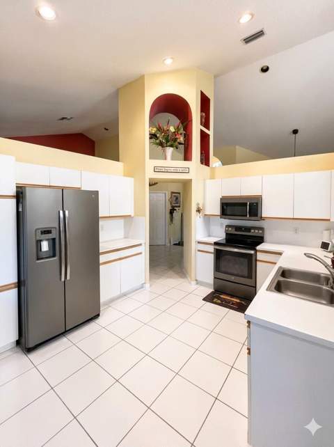 18301 NW 16th Street, Pembroke Pines FL - photo 7 of 32