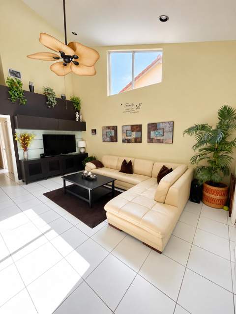 18301 NW 16th Street, Pembroke Pines FL - photo 10 of 32