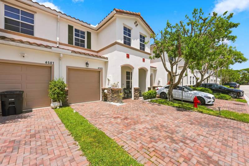 3 bedroom Townhouse at 4585 Tara Cove Way, Tara Cove, West Palm Beach — photo 3