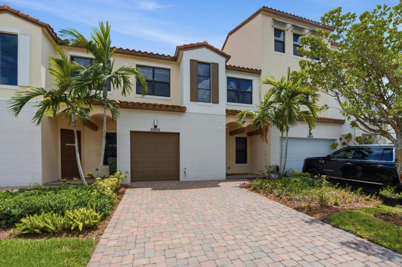 3 bedroom Townhouse at 20916 NW 1st Drive, Ct Industrial Plat, Pembroke Pines — photo 3