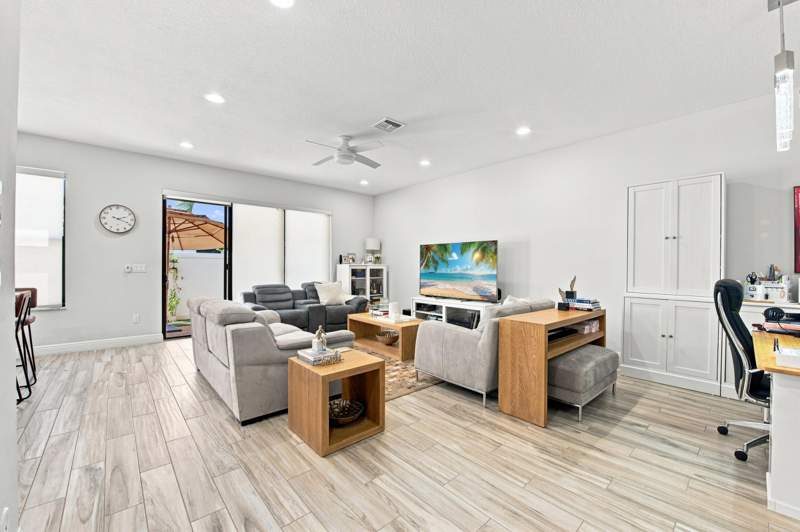 3 bedroom Townhouse at 20916 NW 1st Drive, Ct Industrial Plat, Pembroke Pines — photo 5