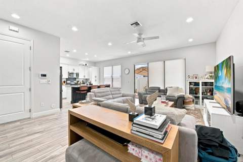 20916 NW 1st Drive, Pembroke Pines FL - photo 6 of 41