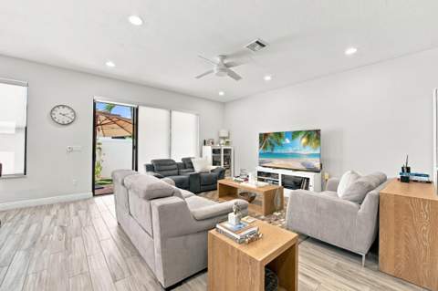 20916 NW 1st Drive, Pembroke Pines FL - photo 7 of 41