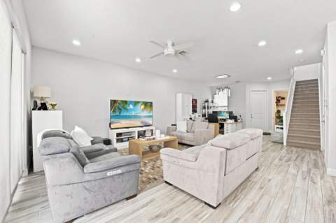 20916 NW 1st Drive, Pembroke Pines FL - photo 8 of 41