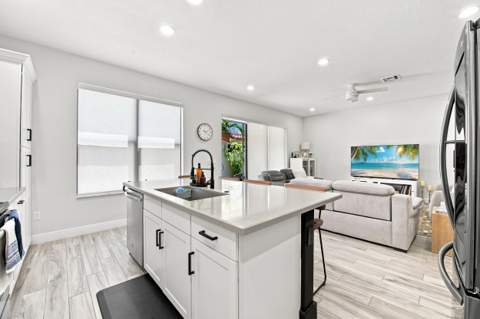 20916 NW 1st Drive, Pembroke Pines FL - photo 13 of 41
