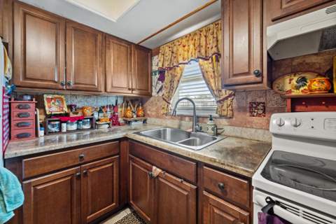 2528 Emory Drive #E, West Palm Beach FL - photo 7 of 14