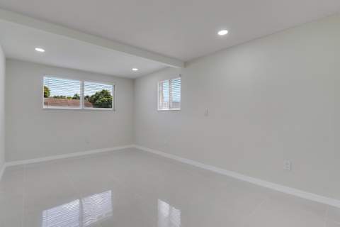 4785 Clinton Boulevard, Lake Worth FL - photo 11 of 32
