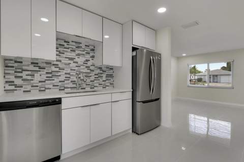 4785 Clinton Boulevard, Lake Worth FL - photo 16 of 32