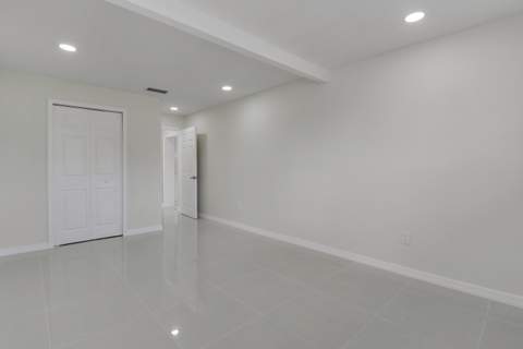 4785 Clinton Boulevard, Lake Worth FL - photo 12 of 32