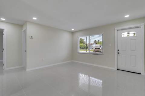 4785 Clinton Boulevard, Lake Worth FL - photo 9 of 32