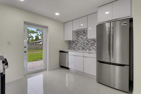 4785 Clinton Boulevard, Lake Worth FL - photo 17 of 32