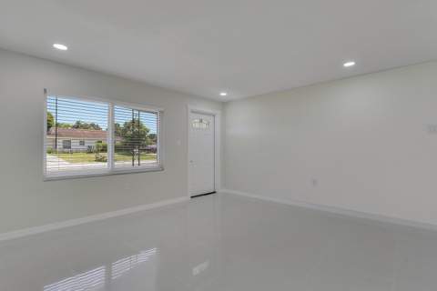 4785 Clinton Boulevard, Lake Worth FL - photo 7 of 32