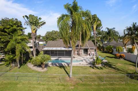 108 Cambridge Lane, Royal Palm Beach FL - photo 6 of 40