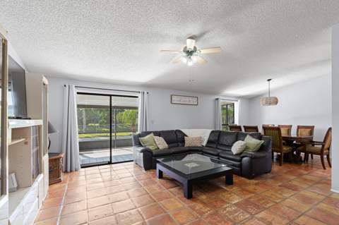 108 Cambridge Lane, Royal Palm Beach FL - photo 11 of 40