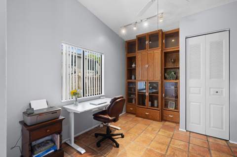 108 Cambridge Lane, Royal Palm Beach FL - photo 14 of 40
