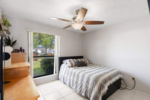 108 Cambridge Lane, Royal Palm Beach FL - photo 22 of 40