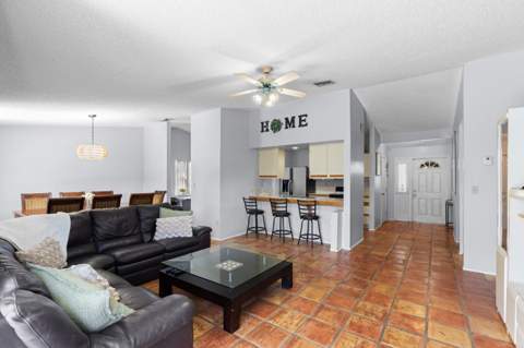 108 Cambridge Lane, Royal Palm Beach FL - photo 8 of 40