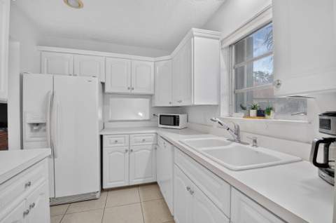 20892 Concord Green Drive, Boca Raton FL - photo 12 of 50