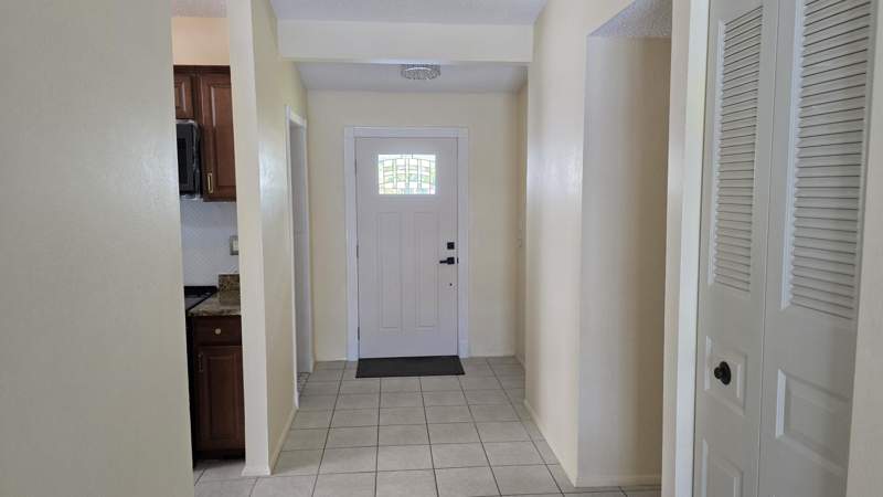 4 bedroom Single Family Residence at 118 Cambridge Lane, Crestwood Sub Unit 2, Royal Palm Beach — photo 4
