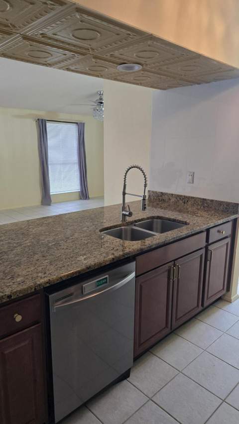 118 Cambridge Lane, Royal Palm Beach FL - photo 9 of 47