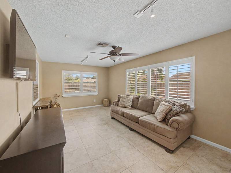 3 bedroom Single Family Residence at 3190 Starboard Drive, Hypoluxo Village 1, Lake Worth — photo 5