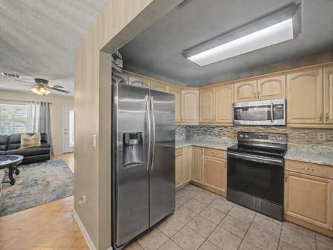 3190 Starboard Drive, Lake Worth FL - photo 9 of 30