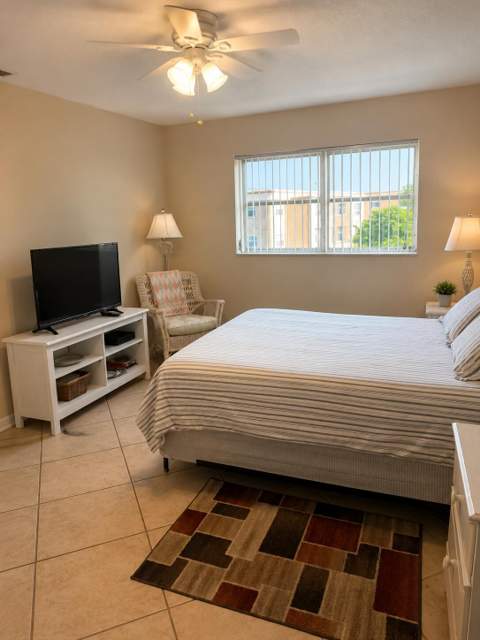 230 NE 26th Avenue #404, Boynton Beach FL - photo 9 of 28