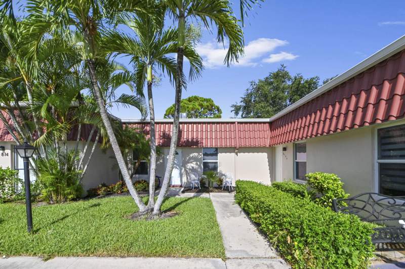 1 bedroom Condominium at 812 Salem Lane, Covered Bridge, Lake Worth — photo 1