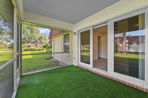 812 Salem Lane, Lake Worth FL - photo 19 of 49