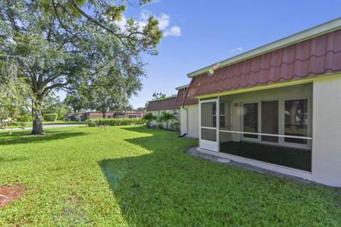 812 Salem Lane, Lake Worth FL - photo 21 of 49