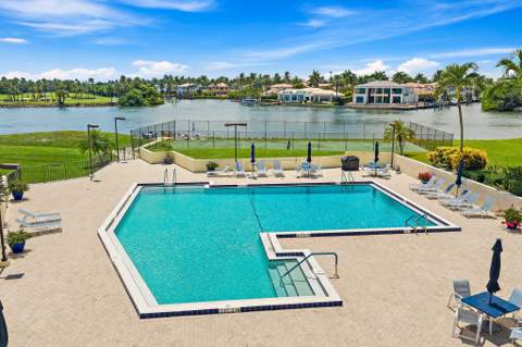 374 Golfview Road #405, North Palm Beach FL - photo 18 of 46