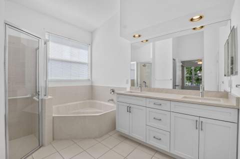 8107 Bellafiore Way, Boynton Beach FL - photo 14 of 32