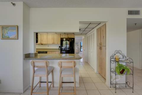 372 Golfview Road #403, North Palm Beach FL - photo 20 of 42