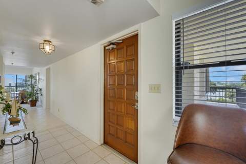 372 Golfview Road #403, North Palm Beach FL - photo 9 of 42