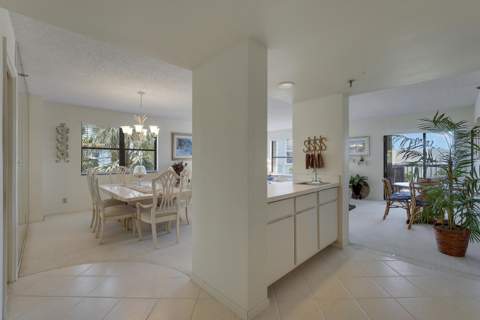 372 Golfview Road #403, North Palm Beach FL - photo 24 of 42