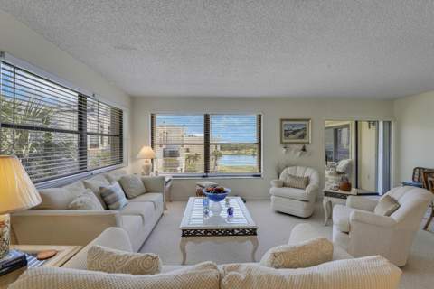 372 Golfview Road #403, North Palm Beach FL - photo 6 of 42