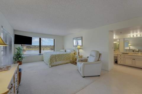 372 Golfview Road #403, North Palm Beach FL - photo 7 of 42