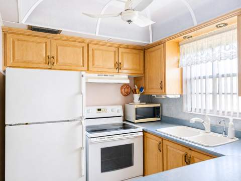 41 Lyndhurst B, Deerfield Beach FL - photo 11 of 63