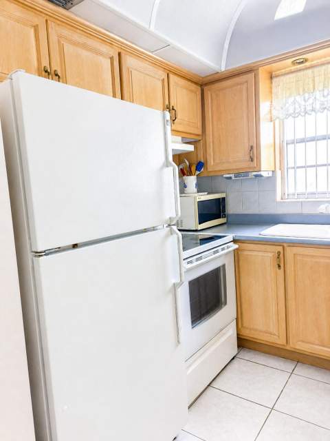 41 Lyndhurst B, Deerfield Beach FL - photo 10 of 63