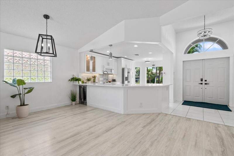 3 bedroom Single Family Residence at 1820 S Club Drive, Lakefield Of The Landings At Wellington 1, Wellington — photo 4