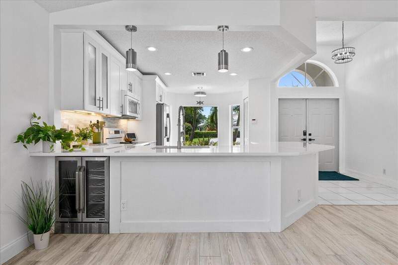3 bedroom Single Family Residence at 1820 S Club Drive, Lakefield Of The Landings At Wellington 1, Wellington — photo 5