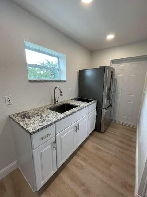 4790 Alberta Avenue, West Palm Beach FL - photo 6 of 12