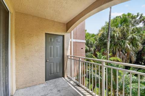 6370 Emerald Dunes Drive #203, West Palm Beach FL - photo 13 of 24