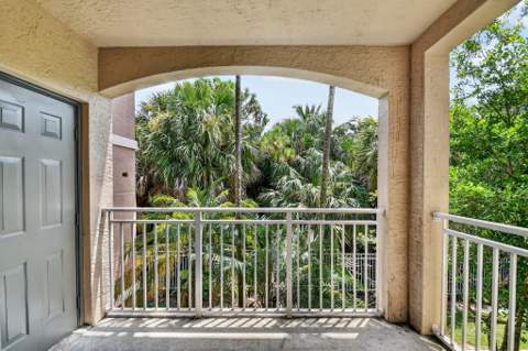 6370 Emerald Dunes Drive #203, West Palm Beach FL - photo 15 of 24