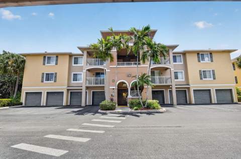 6370 Emerald Dunes Drive #203, West Palm Beach FL - photo 16 of 24