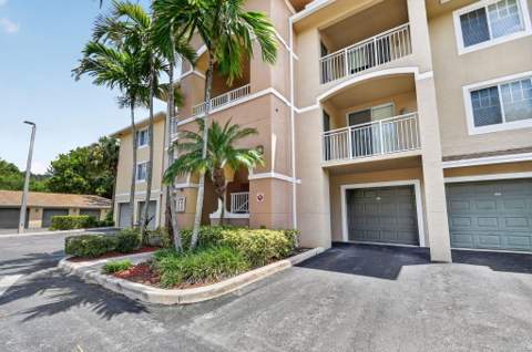 6370 Emerald Dunes Drive #203, West Palm Beach FL - photo 17 of 24