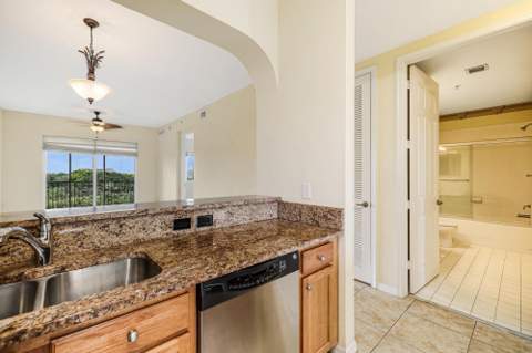 3600 Oaks Clubhouse Drive #505, Pompano Beach FL - photo 11 of 33