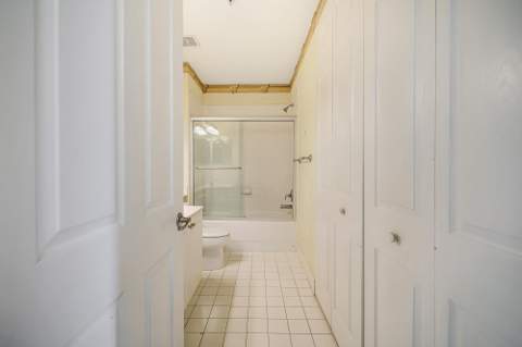 3600 Oaks Clubhouse Drive #505, Pompano Beach FL - photo 20 of 33