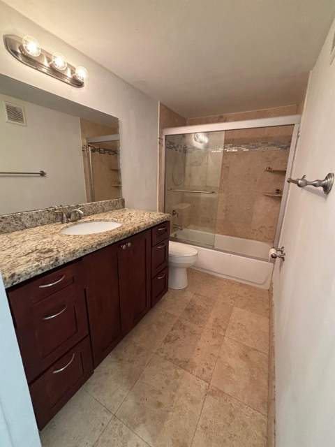 220 Lakeview Drive #103, Weston FL - photo 10 of 26
